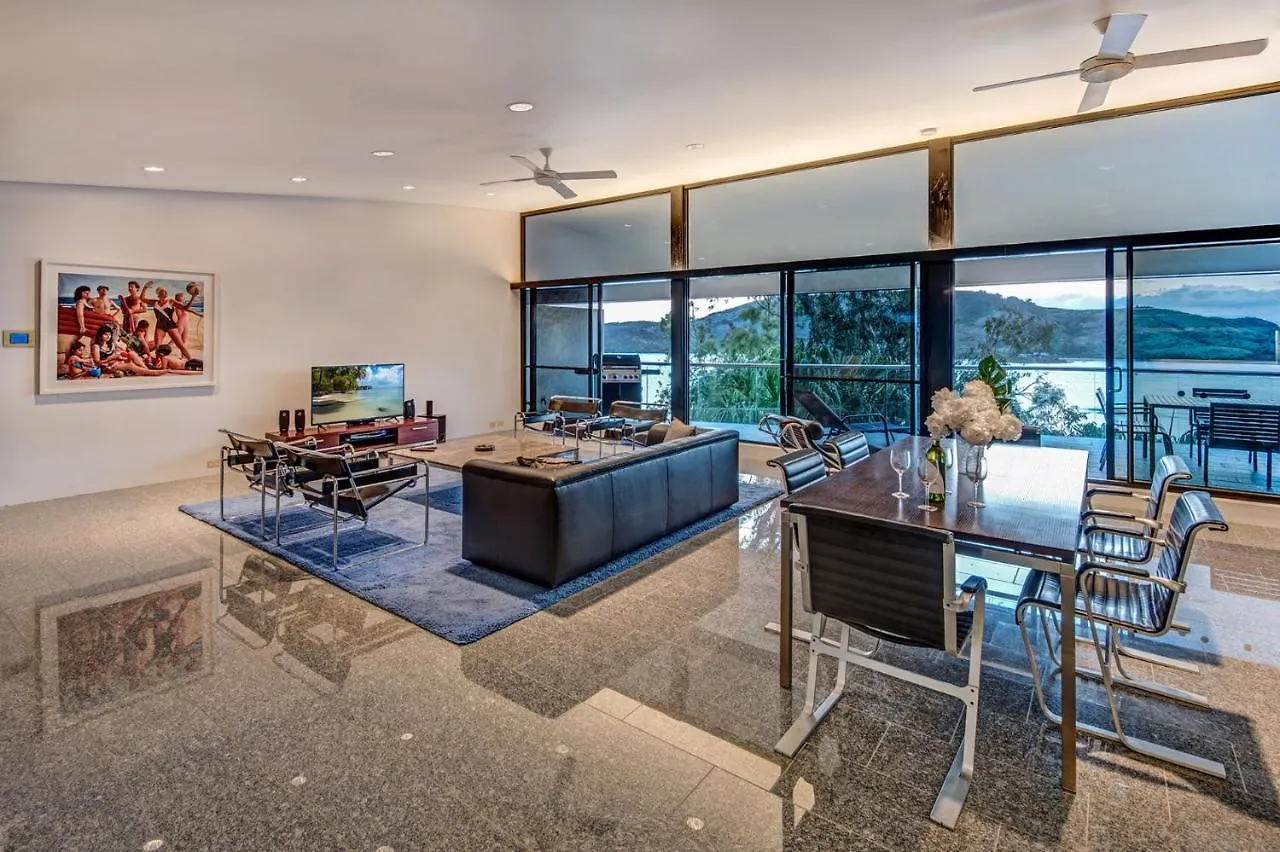 Waves 3 Luxury 3 Bedroom Endless Ocean Views Central Location + Buggy Hamilton Island 0*,