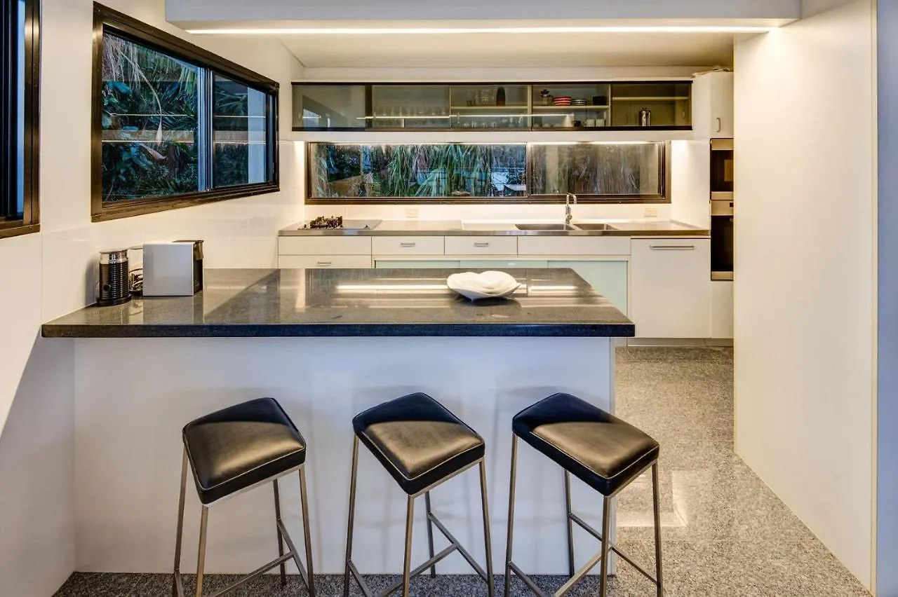 Holiday home Waves 3 Luxury 3 Bedroom Endless Ocean Views Central Location + Buggy Hamilton Island