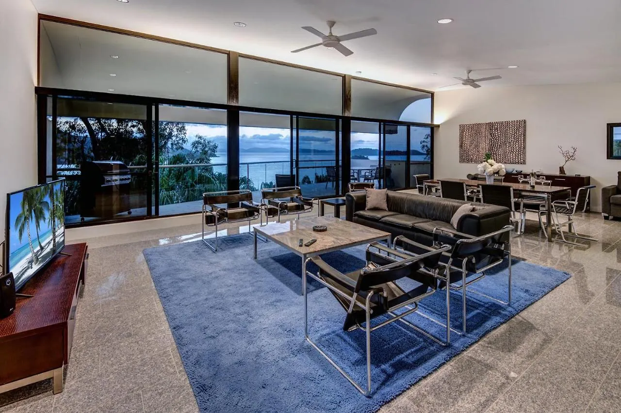 Waves 3 Luxury 3 Bedroom Endless Ocean Views Central Location + Buggy Hamilton Island 0*,