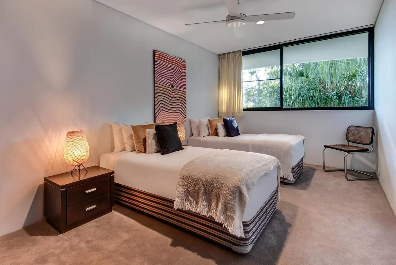 Waves 3 Luxury 3 Bedroom Endless Ocean Views Central Location + Buggy Hamilton Island